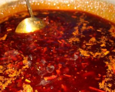 判斷麻辣火鍋底料質(zhì)量好壞的標(biāo)準(zhǔn)是什么？