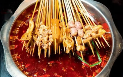 重慶串串香美味秘訣何在？批發(fā)為何重要？