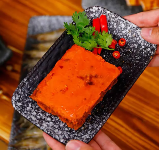 如何慧眼識(shí)牛油紅油底料？秘訣在手，美味即成半！