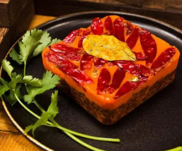 直銷(xiāo)低價(jià)誘惑下，火鍋底料廠家如何確保地道美味不打折？