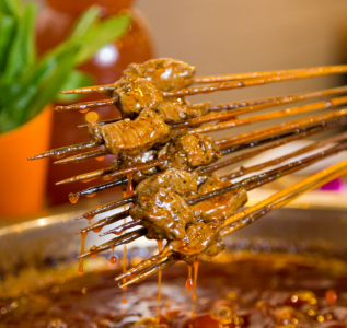 如何挑選優(yōu)質(zhì)的串串香底料批發(fā)廠家，確保美味與品質(zhì)雙贏？